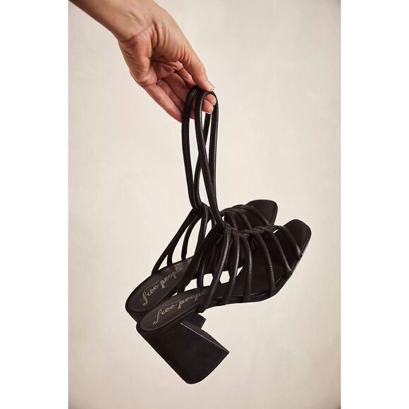 Free People - COLETTE CINCHED HEEL BLACK - Picture 4 of 12